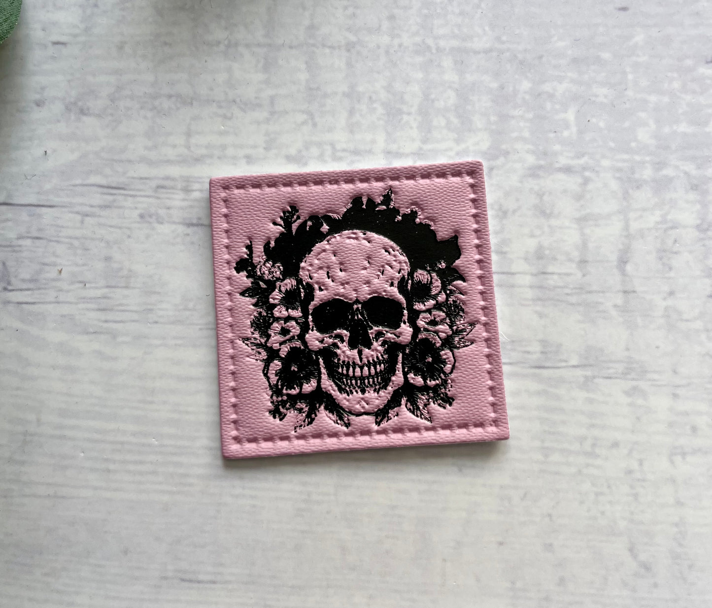 Kunstlederlabel TOTENKOPF rosa